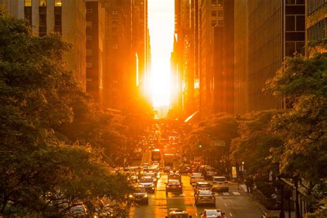 manhattanhenge 2024 sunset.